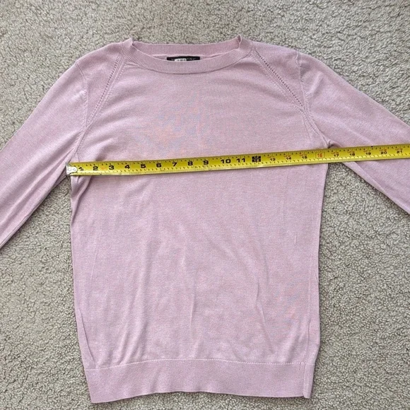 Banana Republic Soft Pink Crewneck Sweater - Picture 5 of 7
